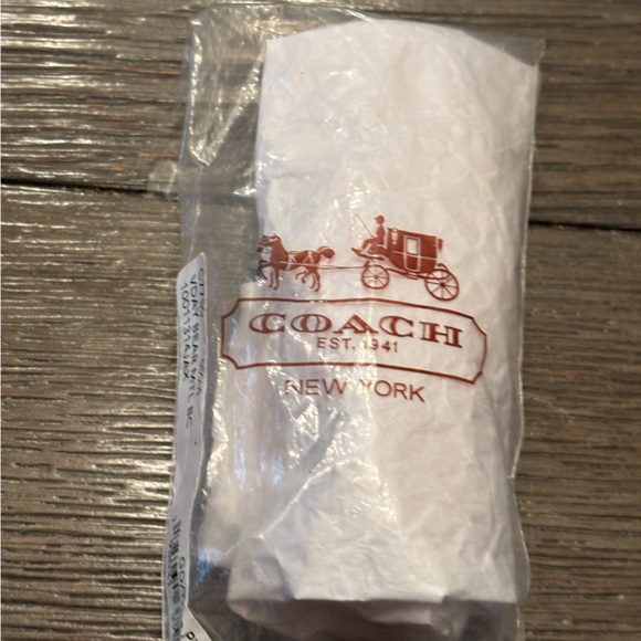 Coach - Picture 6 of 7